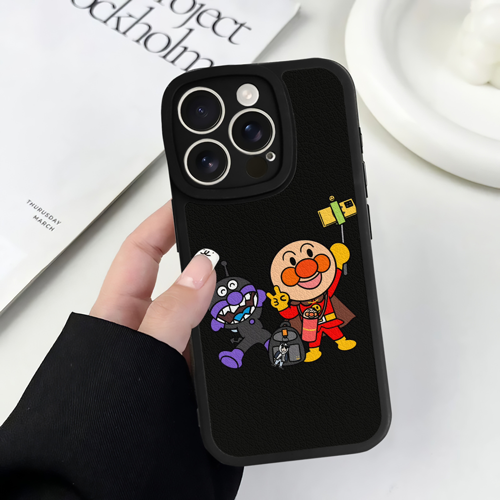 （画像用） アンパンマン Anpanman 【iPhone 16シリーズ対応】シリコンスマホケース（レザー調） 材質：シリコン